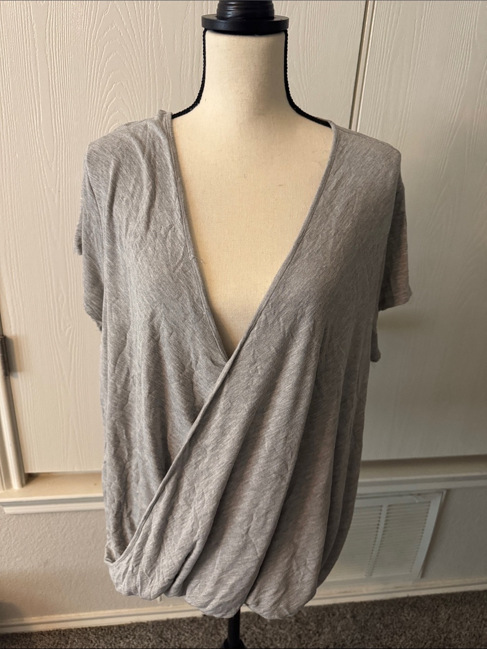 Free People Light Gray Draped V-Neck Short Sleeve Tunic